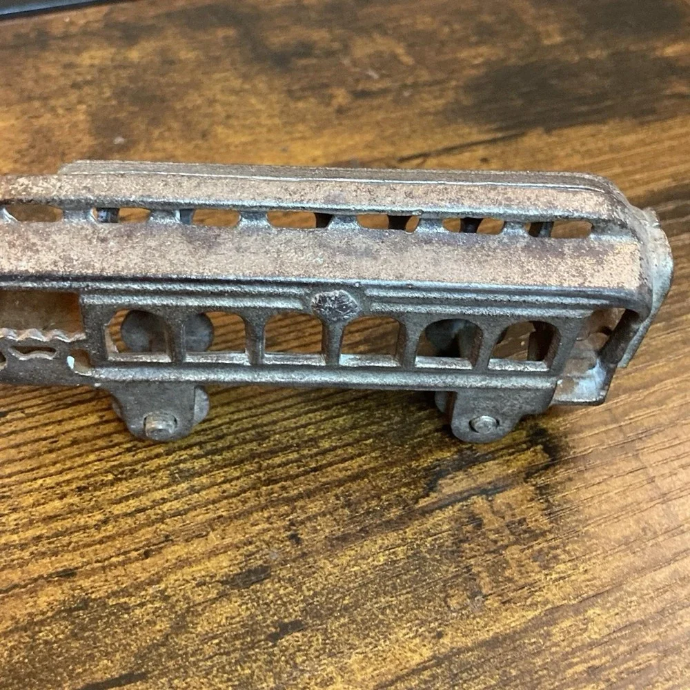 Vtg Cast Iron Trolley Car Streetcar Toy Train Passenger Coach‎ 4